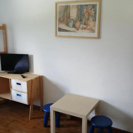 Ferienwohnung Fur 2 Personen 2 Kinder Ca 55 M In Burgau, Schwaben Schwaben Bayern - A81949 Apartment *